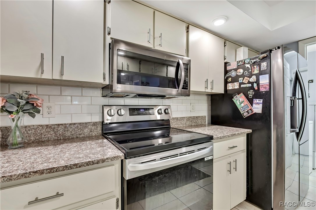 10 Chinaberry Circle