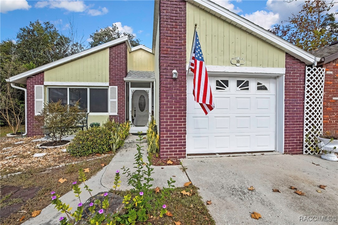 10 Chinaberry Circle