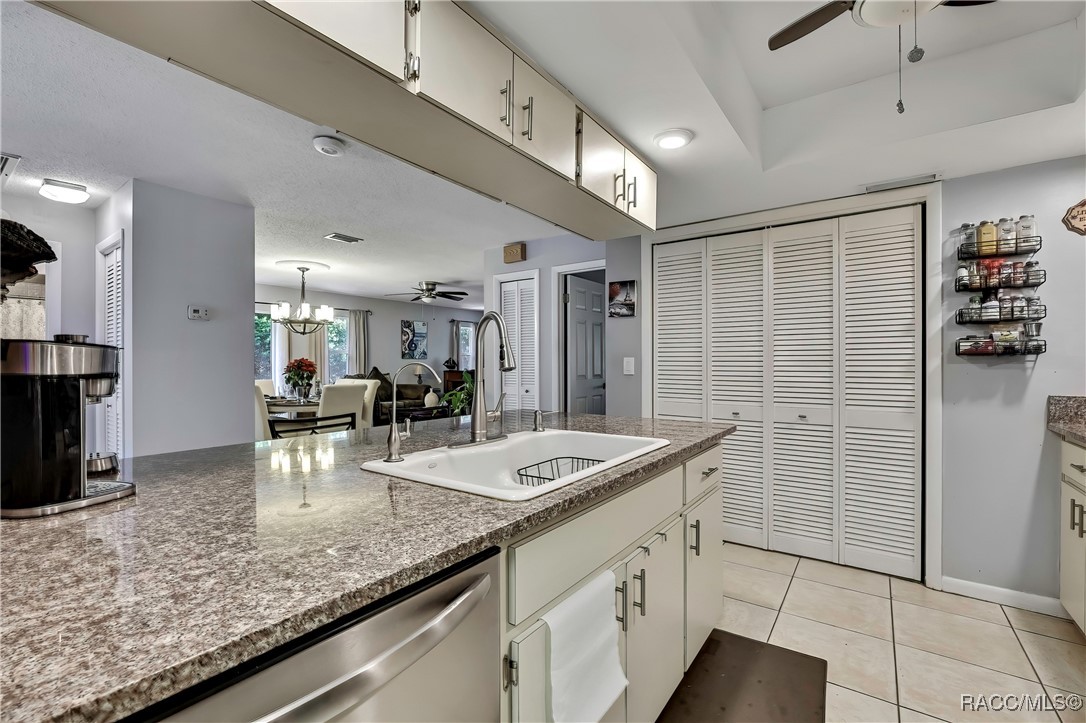 10 Chinaberry Circle