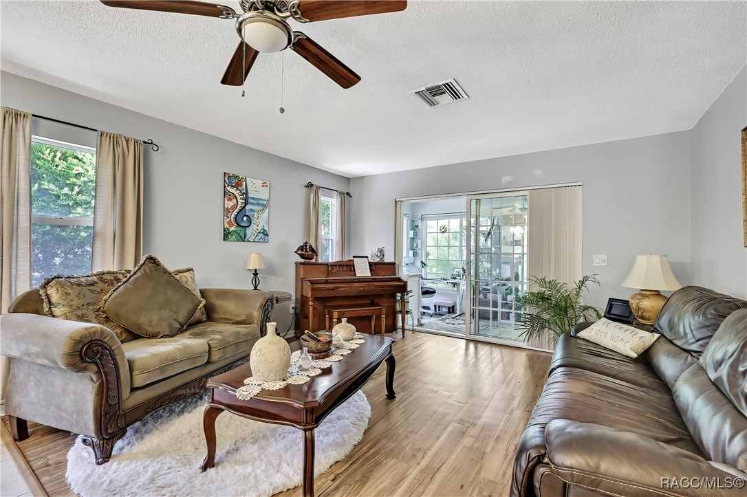 10 Chinaberry Circle