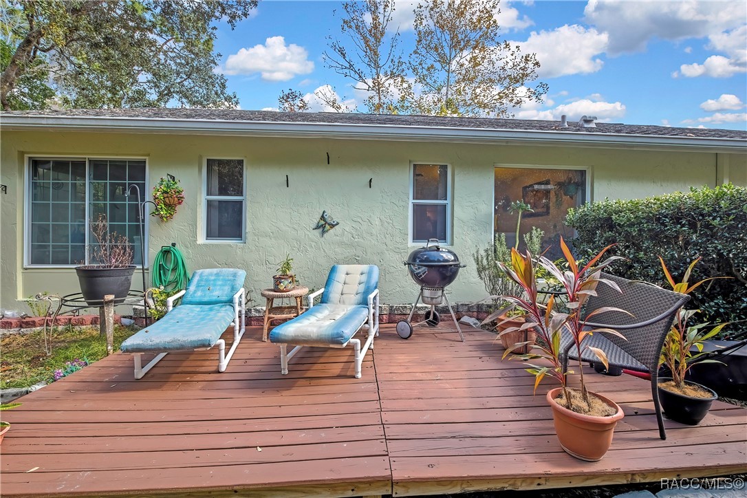 10 Chinaberry Circle