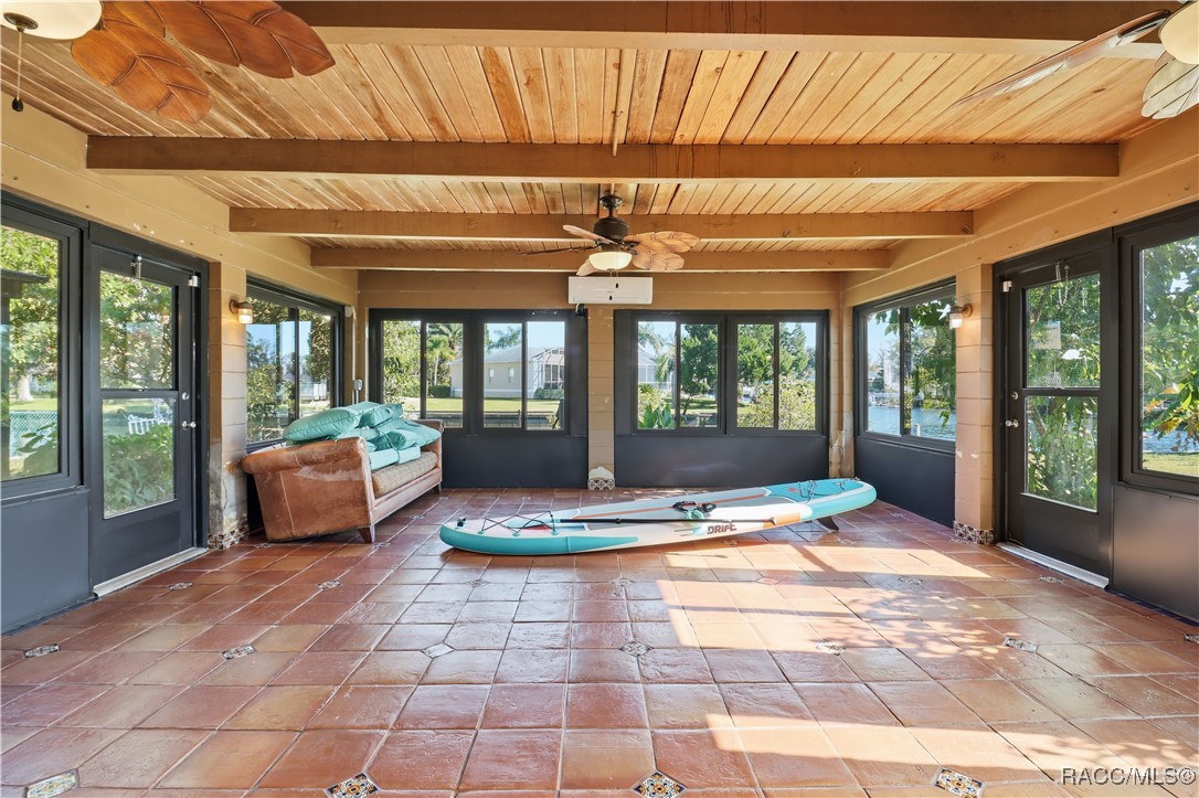 241 SE Kings Bay Drive