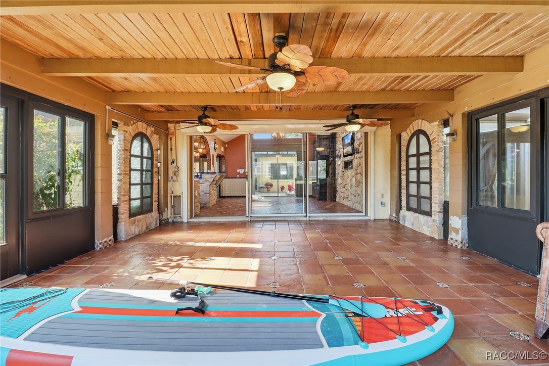 241 SE Kings Bay Drive