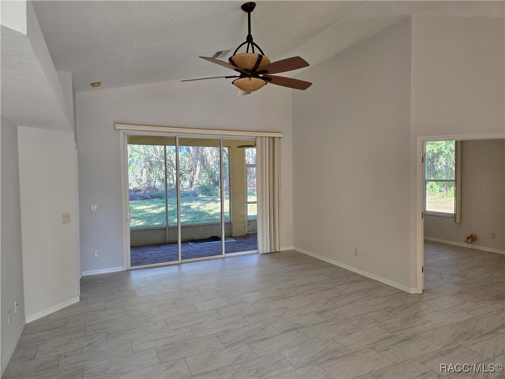 2846 N Kittery Point