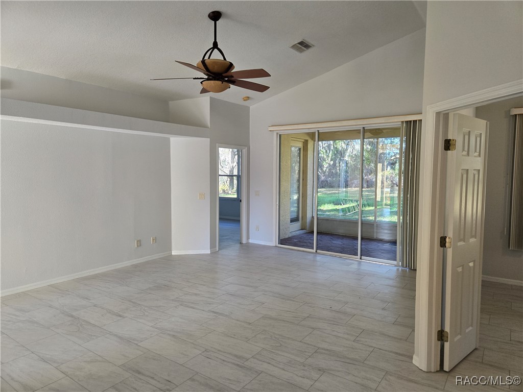 2846 N Kittery Point