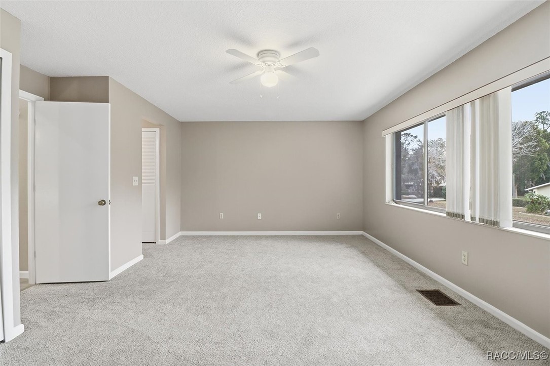 49 Douglas Street 23