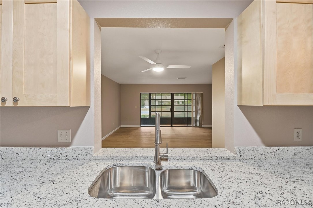 49 Douglas Street 23