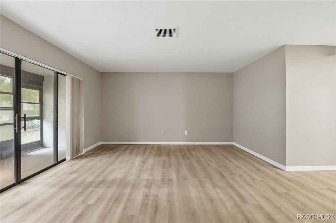 49 Douglas Street 23