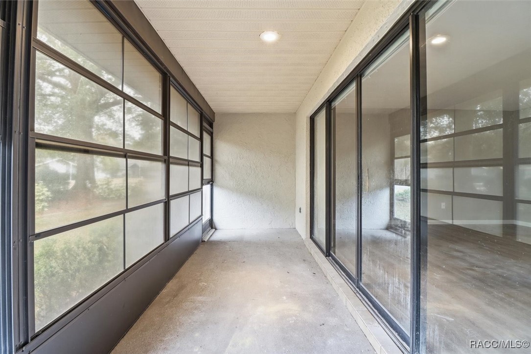 49 Douglas Street 23