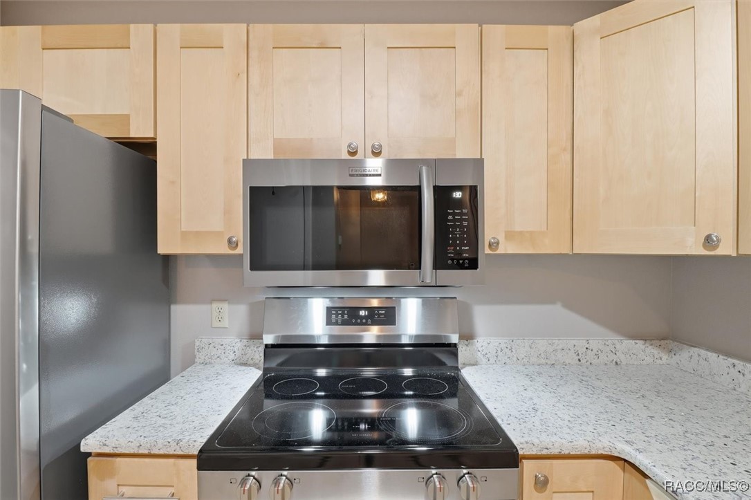 49 Douglas Street 23