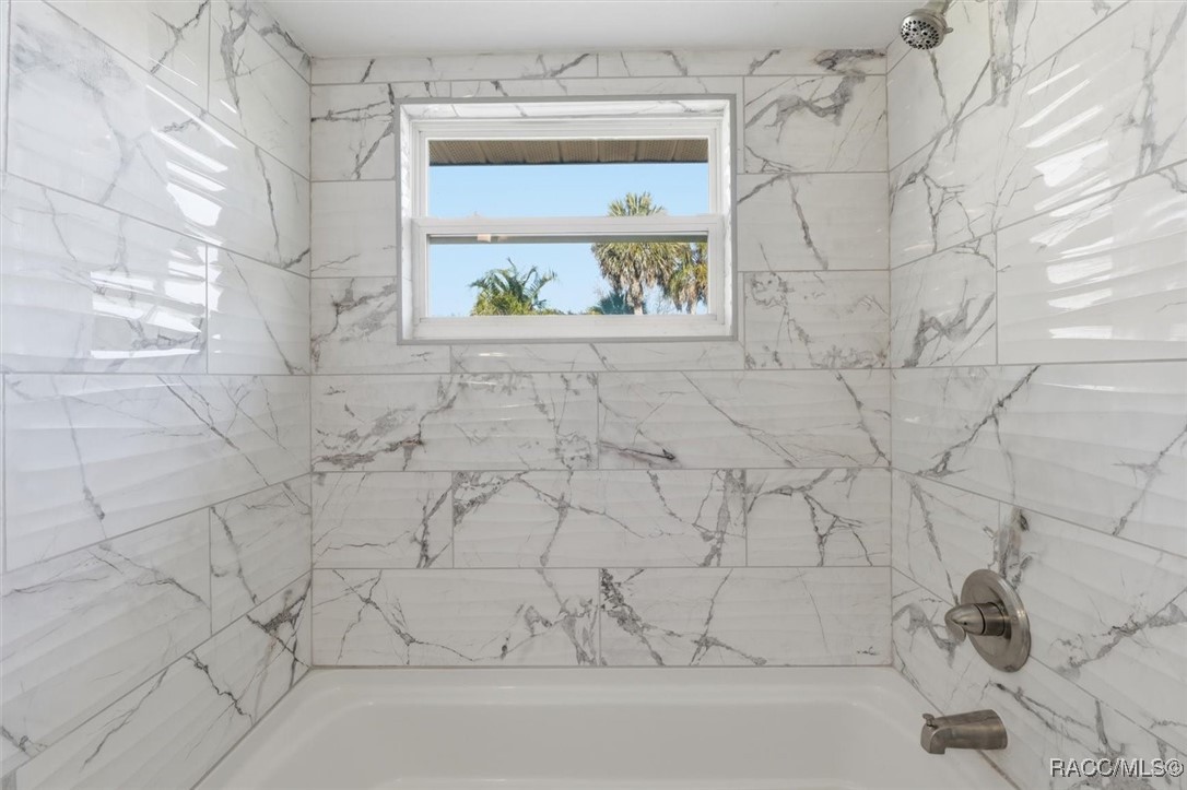 11372 W Bayshore Drive