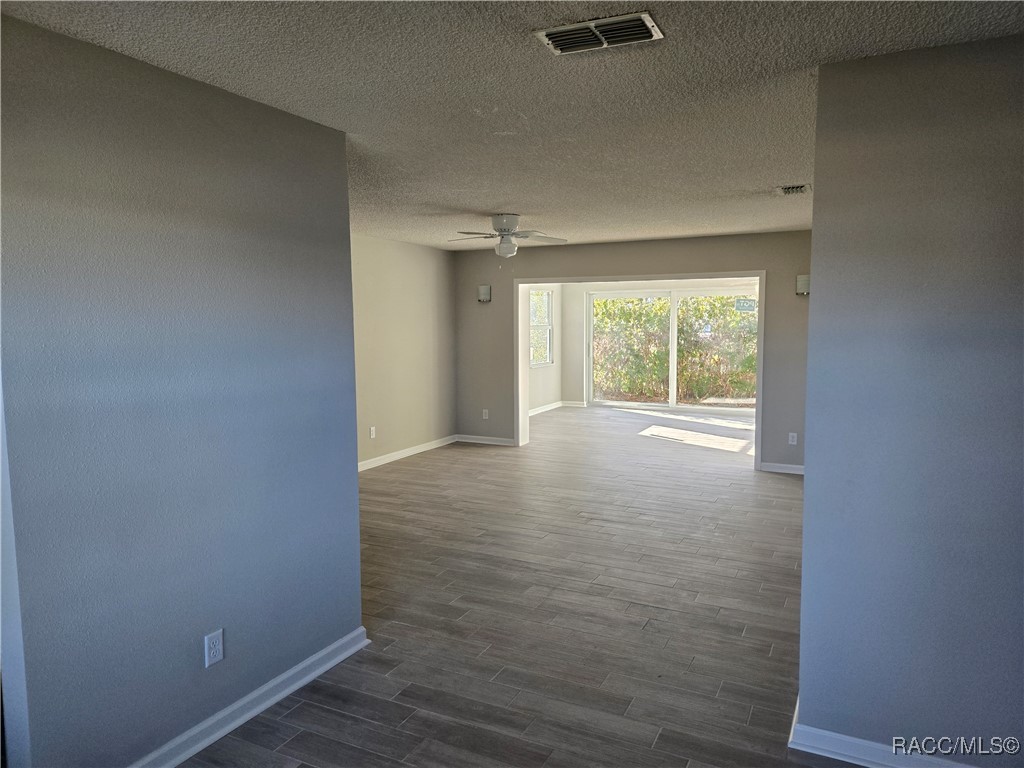 11599 W Kingfisher Court