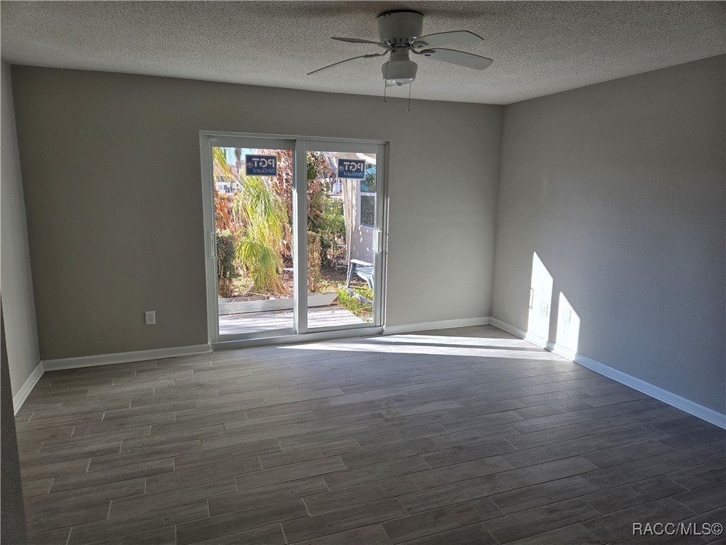 11599 W Kingfisher Court