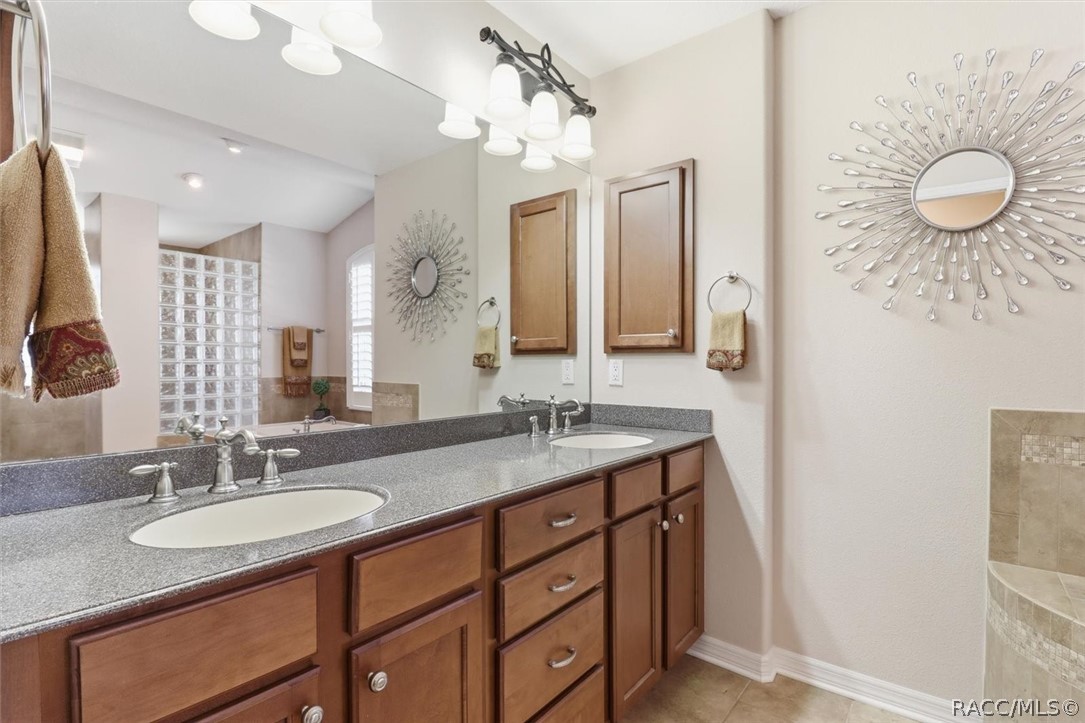 6 Carnation Court