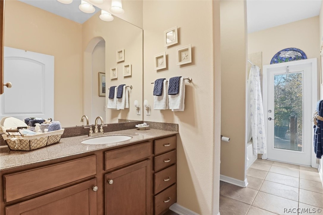 6 Carnation Court