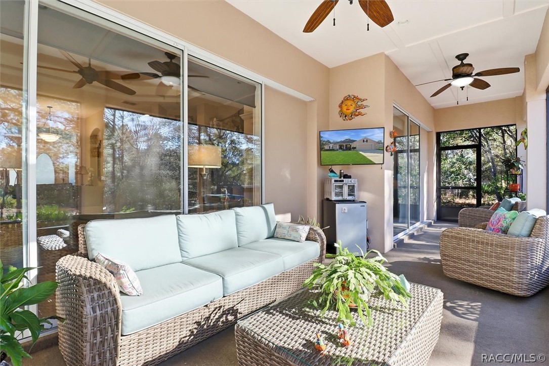 6 Carnation Court