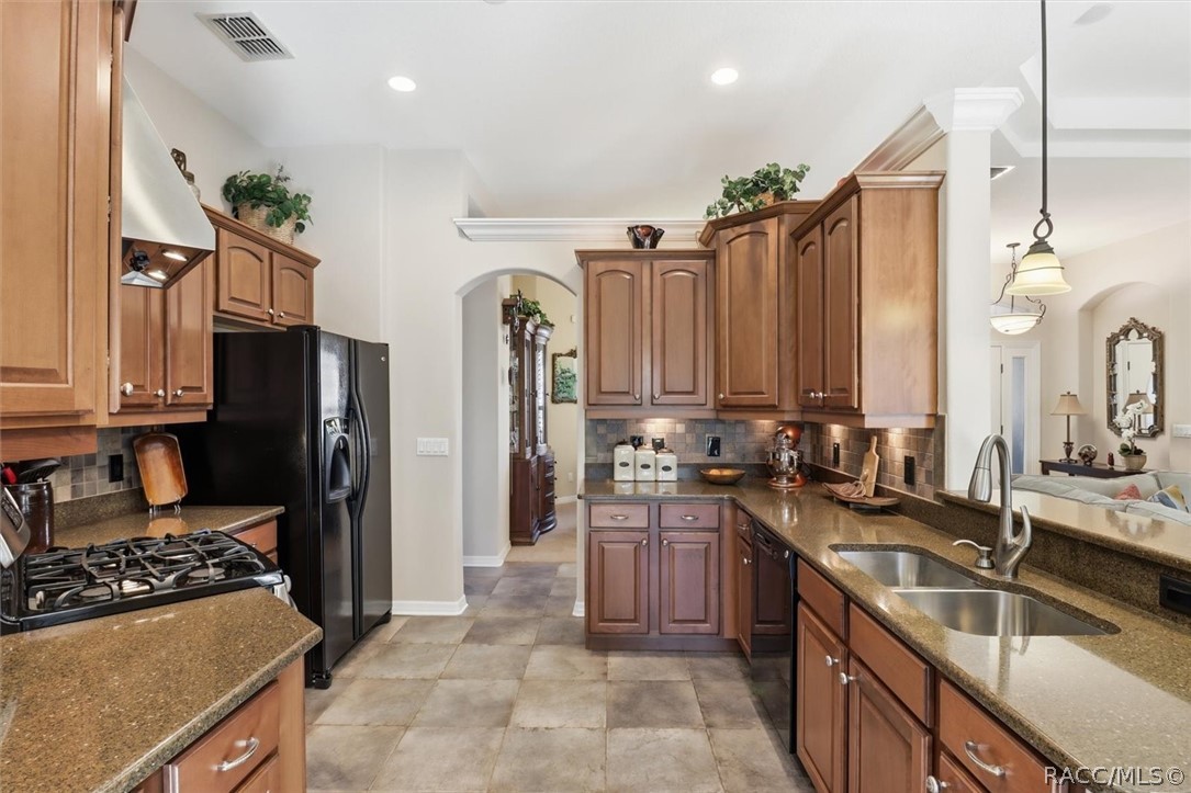 6 Carnation Court