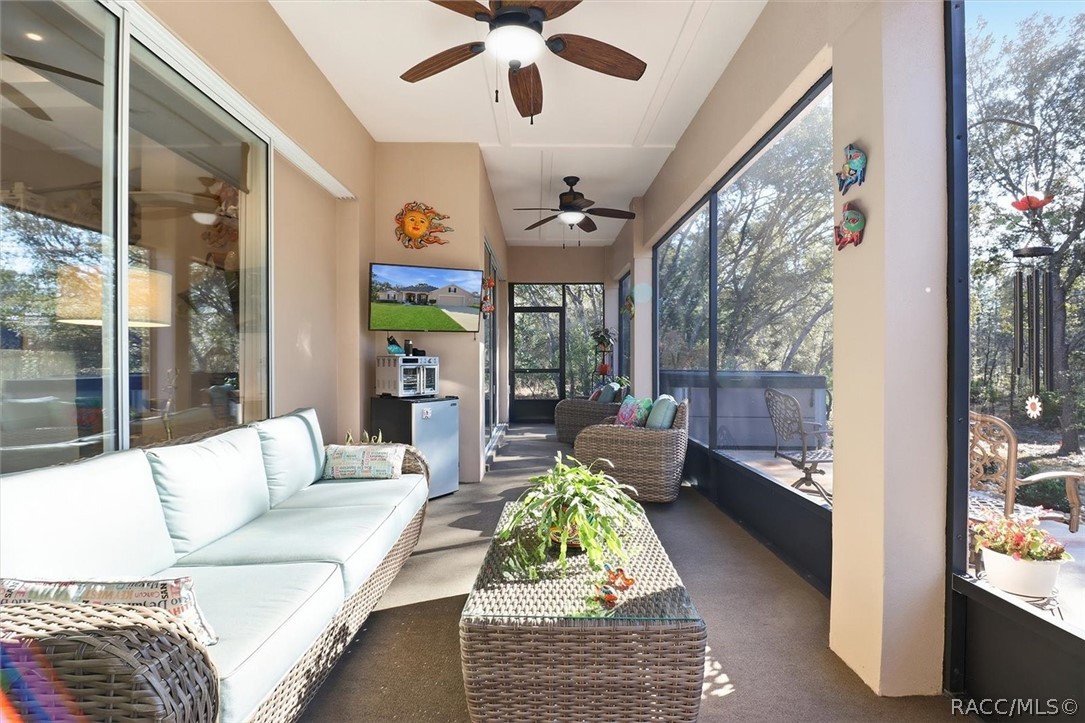 6 Carnation Court
