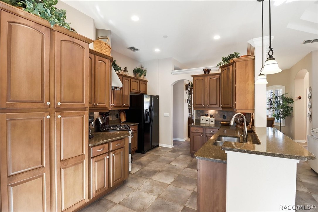 6 Carnation Court