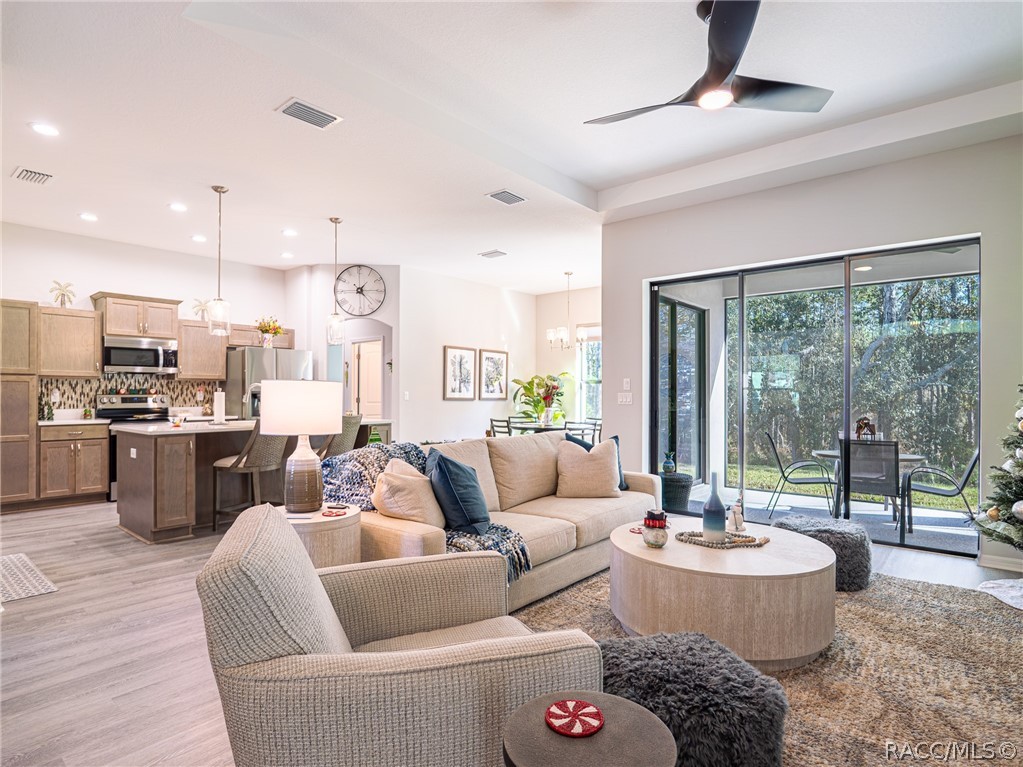 7 Eugenia Court W