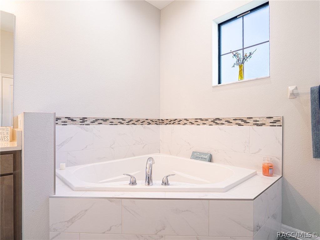 7 Eugenia Court W