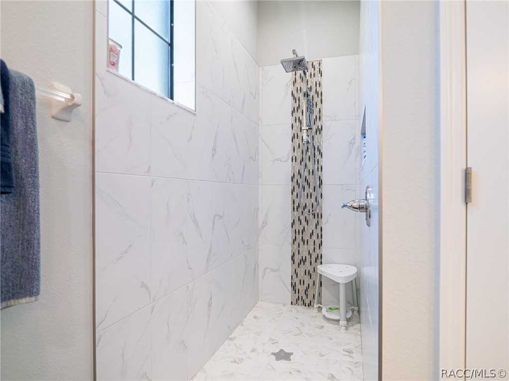 7 Eugenia Court W