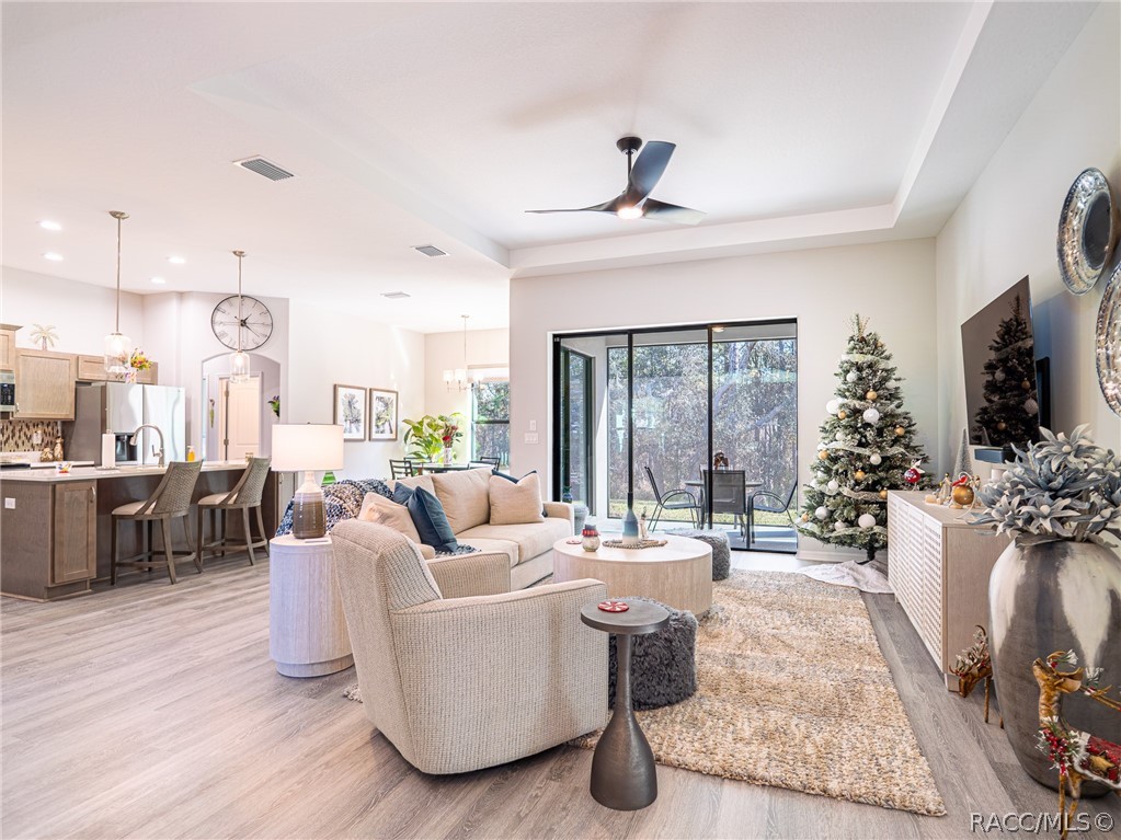 7 Eugenia Court W