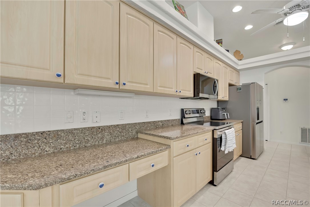 8 Pagoda Court W