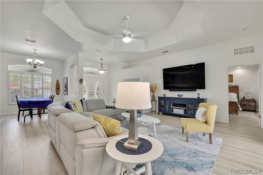 8 Pagoda Court W
