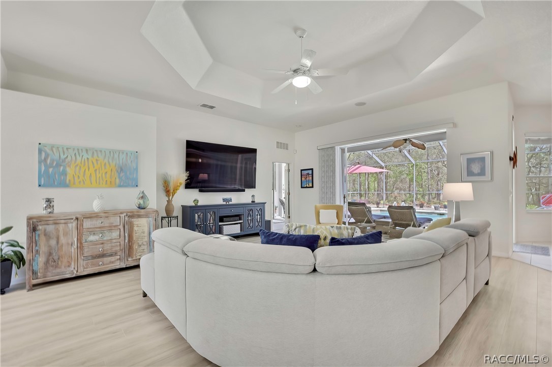 8 Pagoda Court W