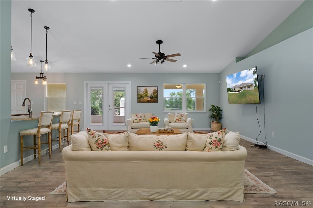 1403 W Mansfield Street