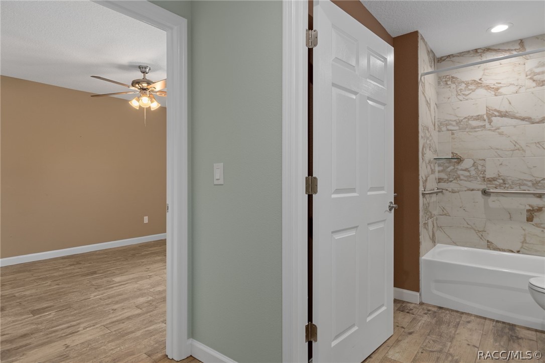 1403 W Mansfield Street