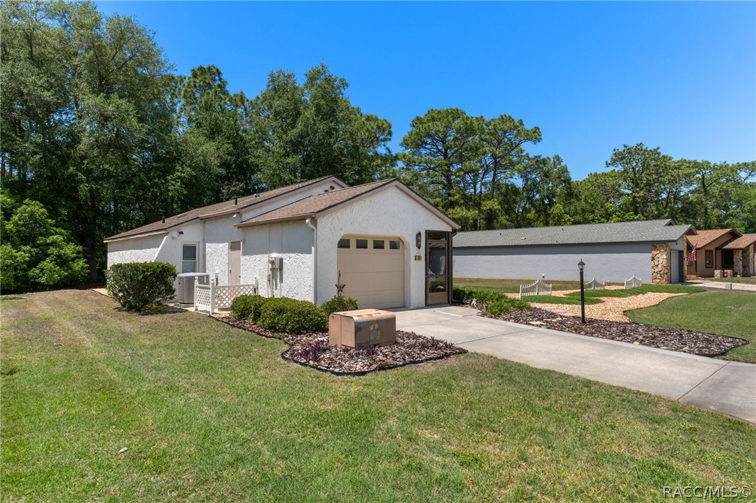 75 Chinaberry Circle