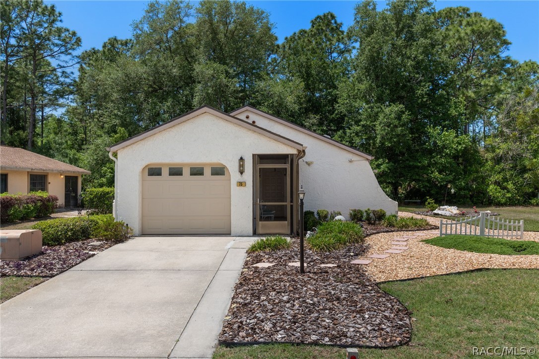 75 Chinaberry Circle
