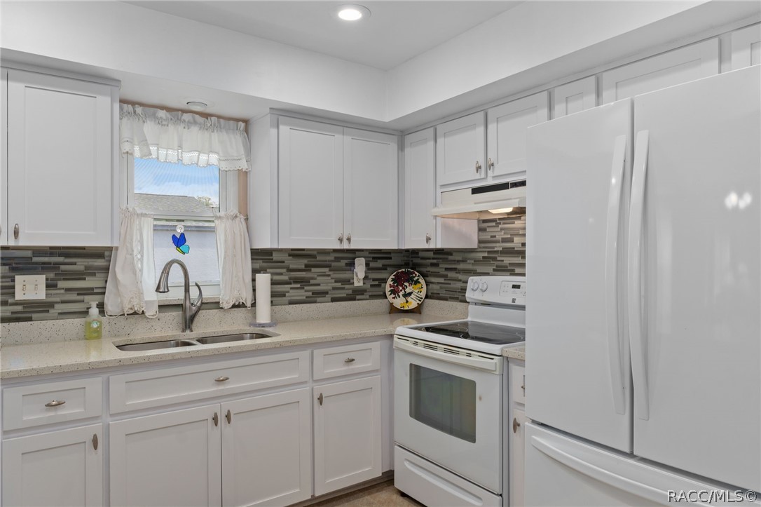 75 Chinaberry Circle