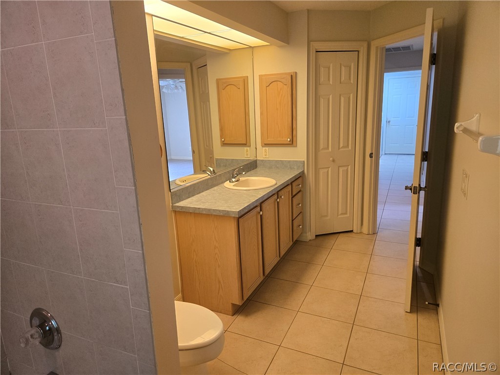 14 Hollyhock Court