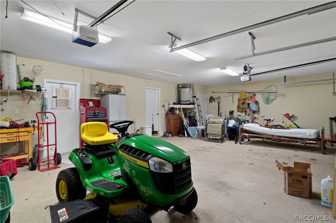 12 HACKBERRY Drive