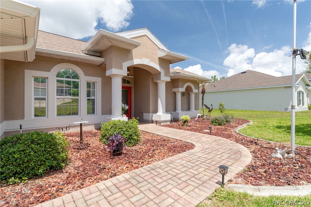 12 HACKBERRY Drive