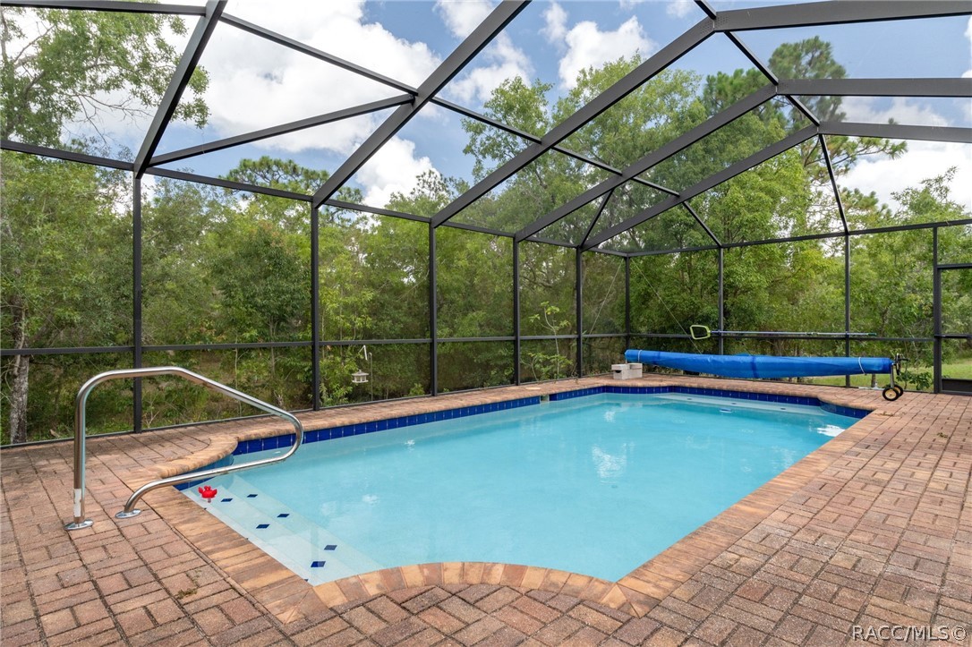 12 HACKBERRY Drive