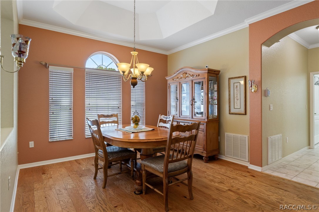 12 HACKBERRY Drive