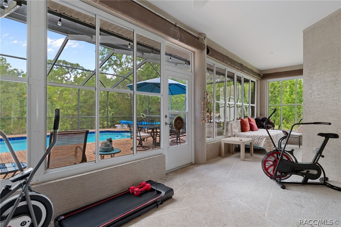 12 HACKBERRY Drive
