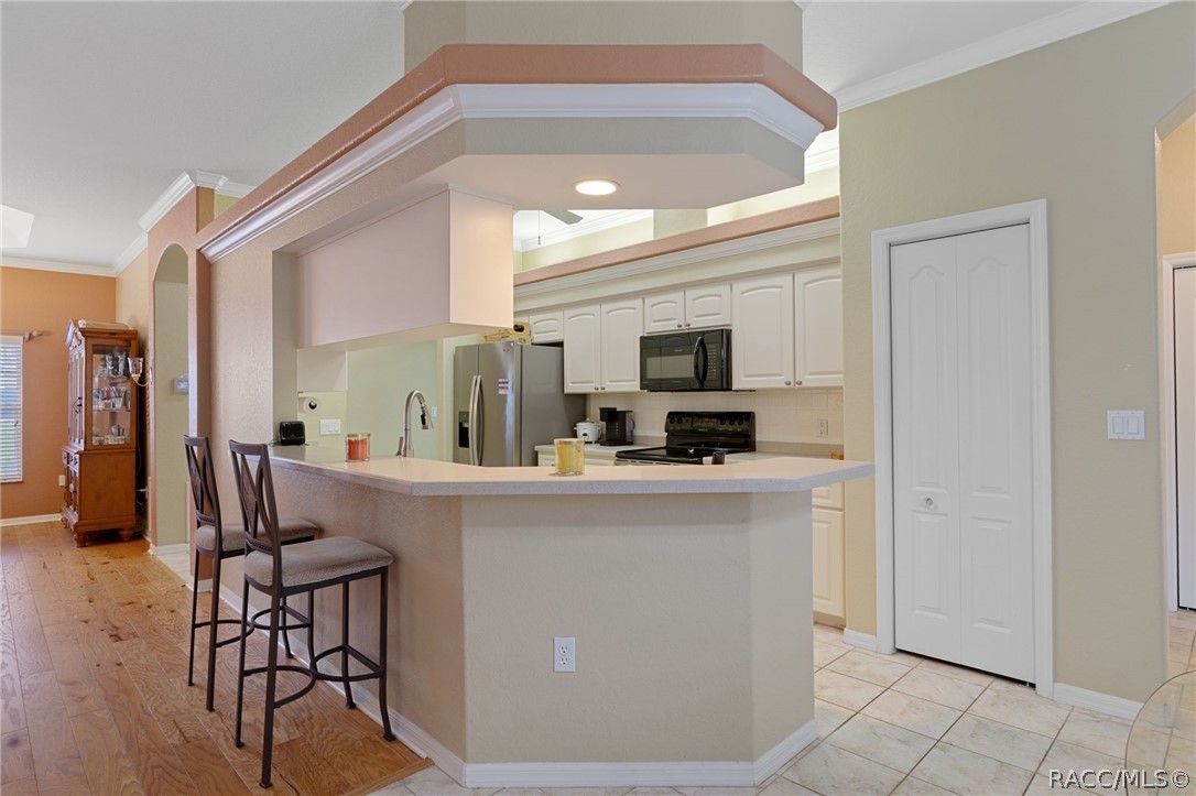 12 HACKBERRY Drive
