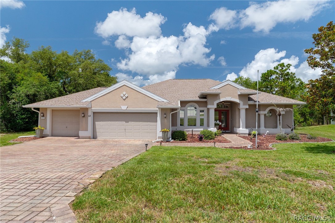 12 HACKBERRY Drive