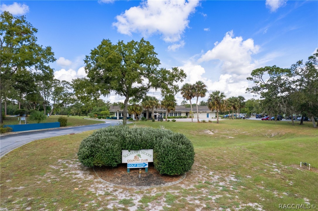 12 HACKBERRY Drive