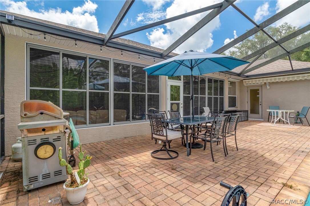 12 HACKBERRY Drive