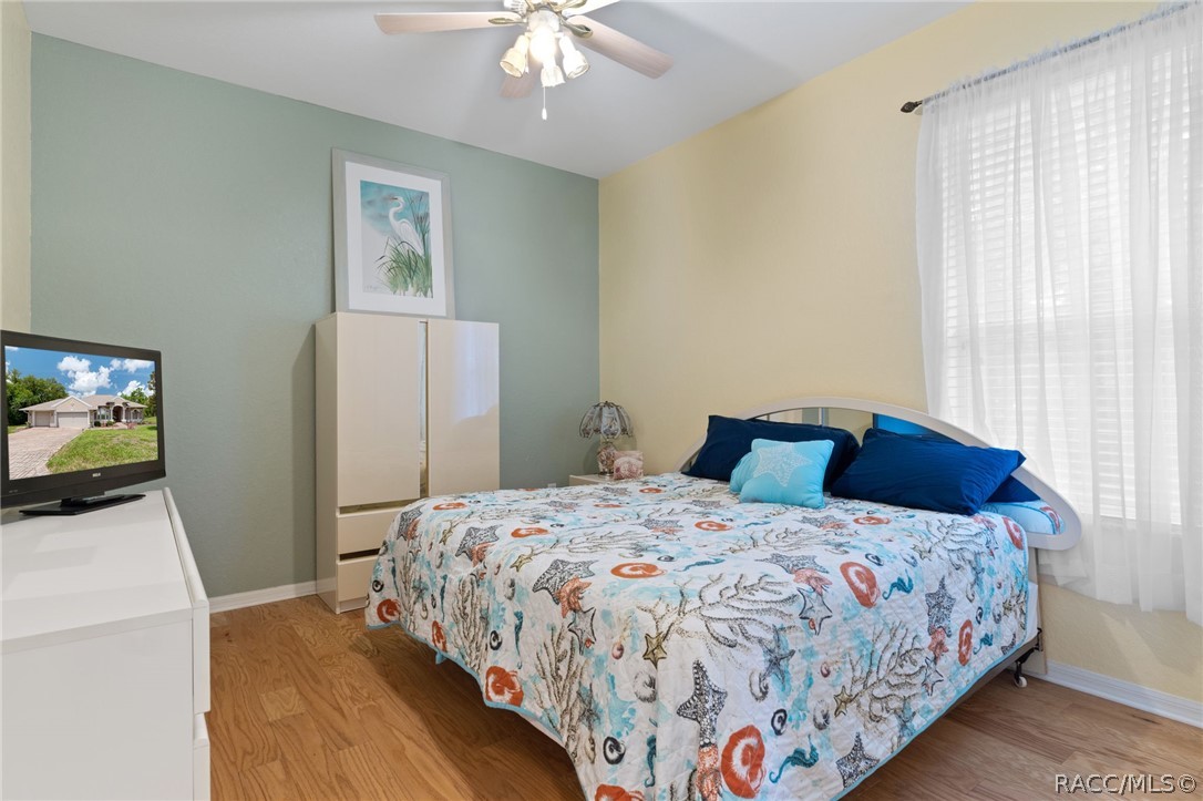12 HACKBERRY Drive