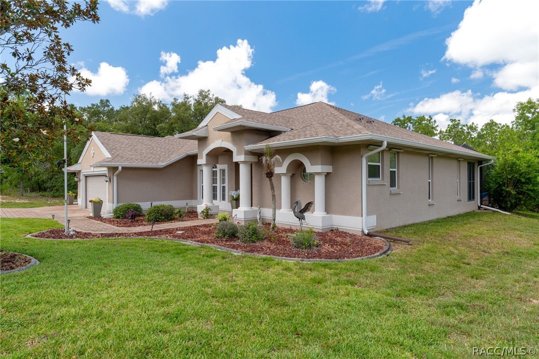 12 HACKBERRY Drive