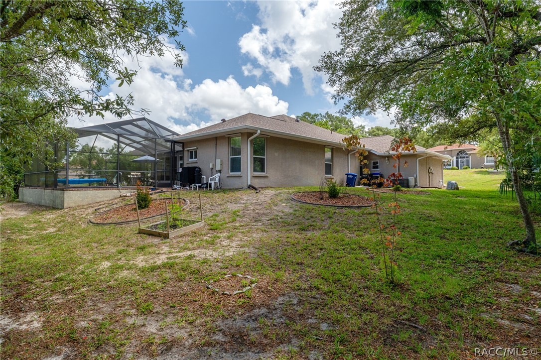 12 HACKBERRY Drive