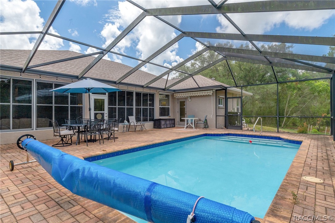 12 HACKBERRY Drive