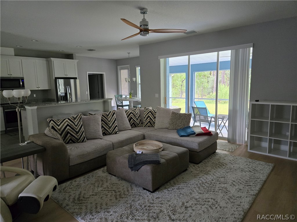 13 Whitewood Court